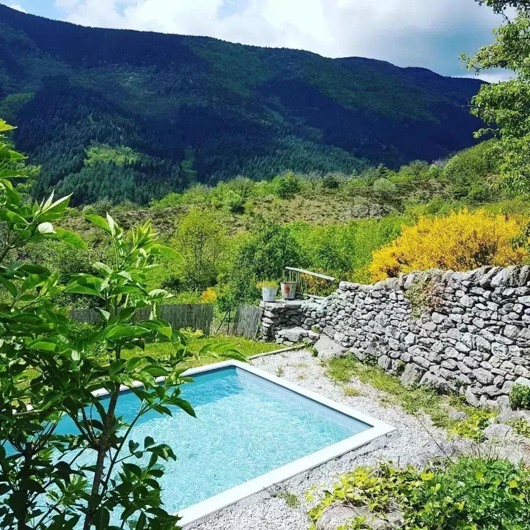 Les Chambres De La Ferme De Chalas Valgorge エクステリア 写真